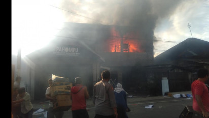 Tiga Rumah Warga Padangsidimpuan di Kawasan Padat Penduduk Ludes Terbakar