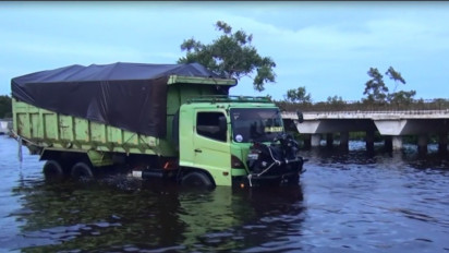 Banjir di Jalur Poros Tengah Trans Kalimantan Meluas Hingga 4 Kilometer