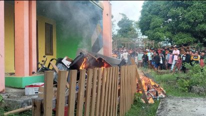Massa Ngamuk Bakar Kantor Desa dan Kotak Suara Gara-gara Nama Tak ada di DPT