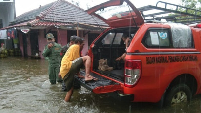 Banjir Rob di Pekalongan, Ketinggian Air Semakin Naik Warga Mulai Mengungsi