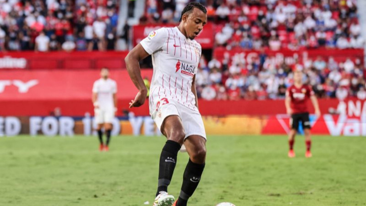 Jules Kounde Move On dari Kegagalannya Pindah ke Chelsea
            - galeri foto