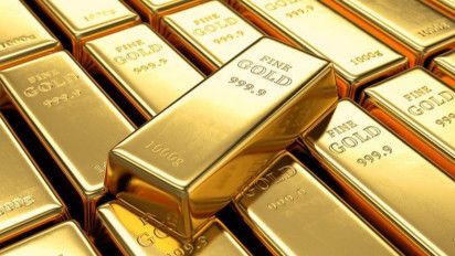 Emas Tergelincir Sedikit Tertekan Penguatan Dolar dan Imbal Hasil Obligasi AS