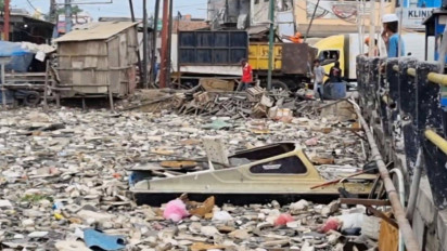 Tumpukan Sampah di Kali Dadap Kabupaten Tangerang, Ada Kayu Hingga Speed Boat