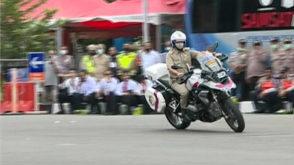 Gubernur DKI Jakarta Anies Baswedan Naik Moge di Apel Operasi Zebra Jaya