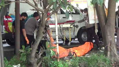 Warga Temukan Jasad Pria Tanpa Identitas Mengambang di Saluran Inspeksi Kalimalang Tambung Selatan