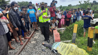 Seorang Wanita Tewas Tertabrak Kereta Api Tanpa Palang Pintu