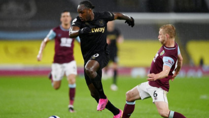 Pemilik West Ham Bela-belain Sewa Jet Pribadi Rp1,9 Miliar Untuk Michail Antonio