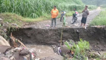 Hujan Deras, Jembatan Klangon Ambrol, Akses Dua Desa Terputus