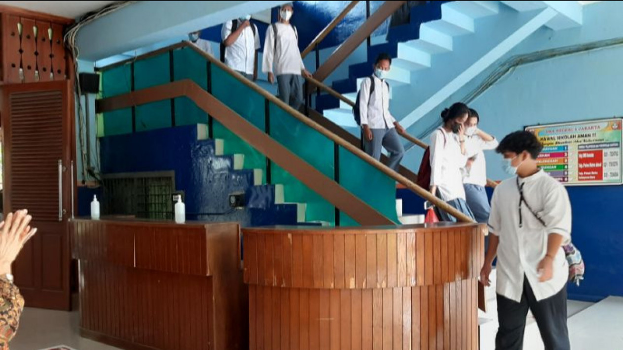 Sebanyak 889 Sekolah di Jakarta Selatan Sudah Laksanakan PTM
            - galeri foto