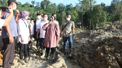 Cek Lokasi Bencana Banjir-Longsor di Kecamatan Sibolangit, Mensos Instruksikan Pendirian Tujuh Titik Lumbung Sosial