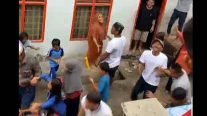 Viral Perantau Asal Polman Hambur Uang Ke Langit