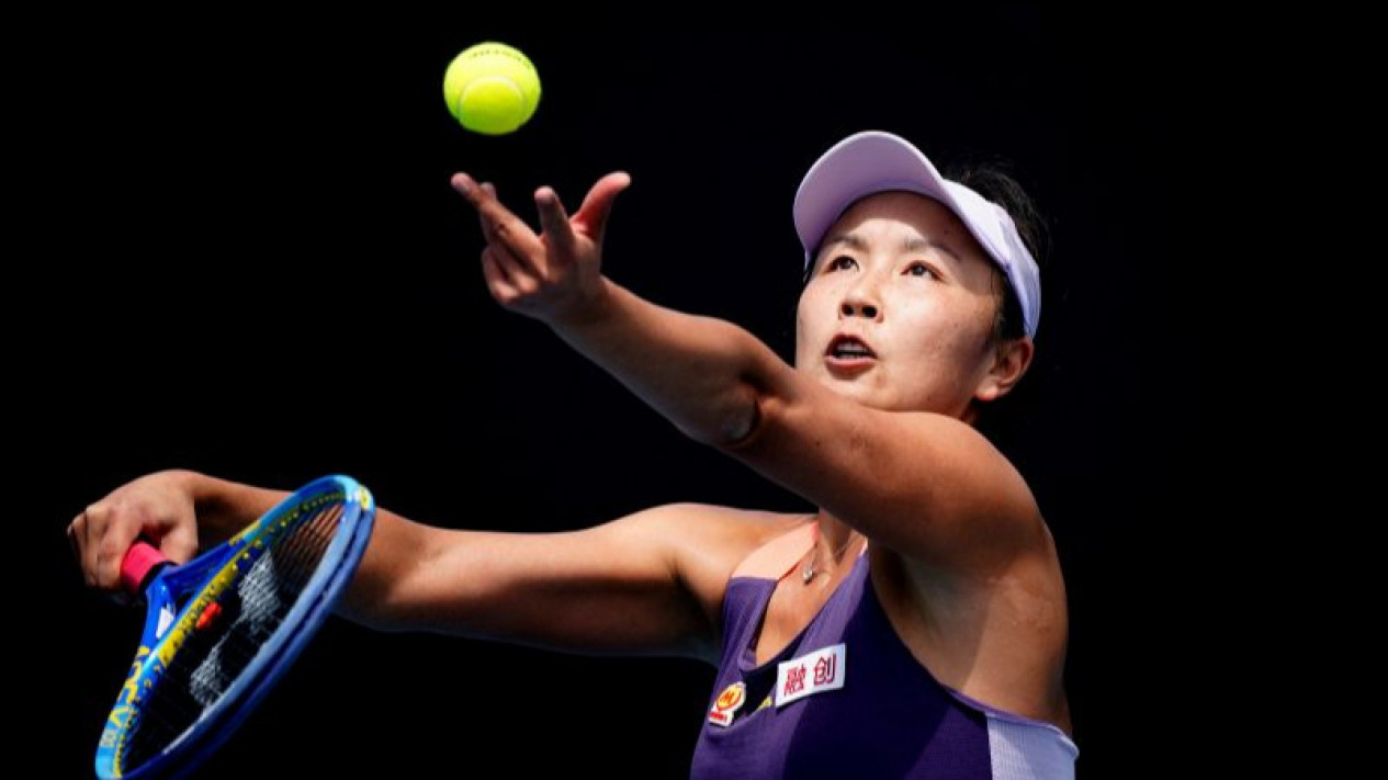 WTA Ancam Tarik Turnamen Dari China Atas Hilangnya Bintang Tenis Peng Shuai
            - galeri foto