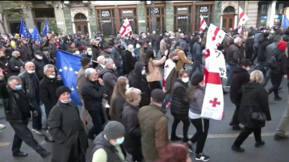 Aksi Demo Ribuan Warga Tuntut Pemerintah Bawa Mantan Presiden Georgia ke Rumah Sakit