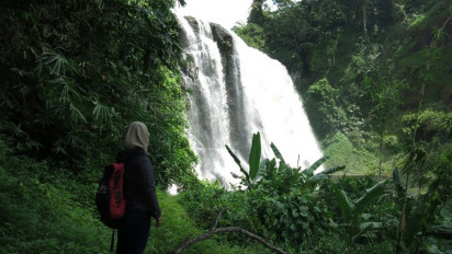 Mengenal Sosok Legenda Nyi Blorong sambil Menikmati Pesona Curug Caweni, Air Terjun Cantik di Kabupaten Sukabumi