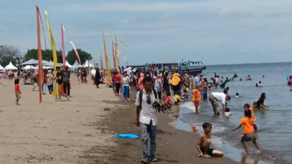 PPKM Level 1, Pantai Tanjung Pasir Kabupaten Tangerang Dipadati Pengunjung