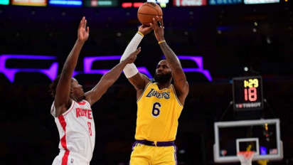King James Berlabuh di Philadelphia 76ers, Menolak Pensiun