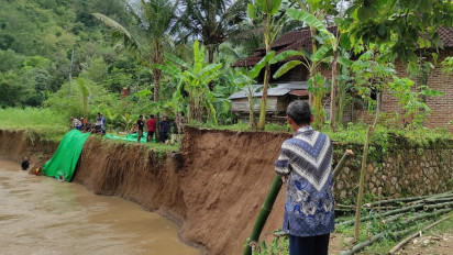 Erosi Sungai Grindulu di Pacitan, Rumah Warga di Dua Desa Terancam Amblas