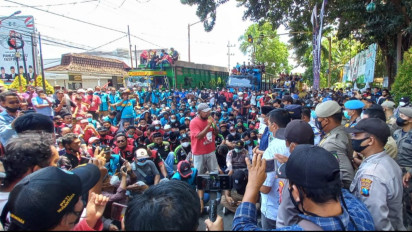 Protes Larangan ODOL, Ratusan Sopir Unjuk Rasa di Depan Pemkab Banyuwangi 