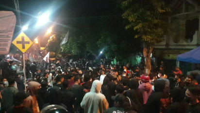 Ratusan Anggota Perguruan Silat Gruduk Polsek Dawar Blandong