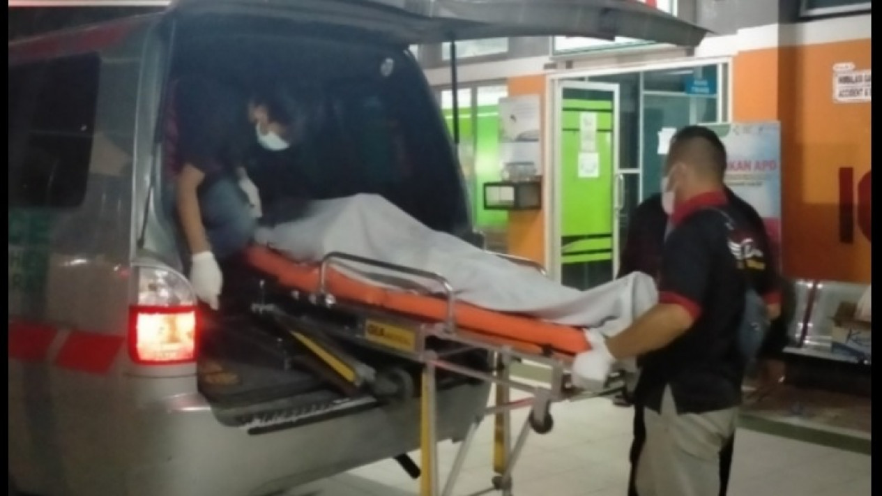 Melawan Saat Ditangkap Pelaku Penyerang Pos Polisi Tewas Ditembak Petugas
            - galeri foto