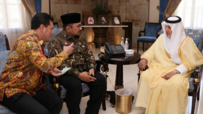 Pakai Penerjemah Saat Lobby Umrah, Menag Yaqut Jadi Trending