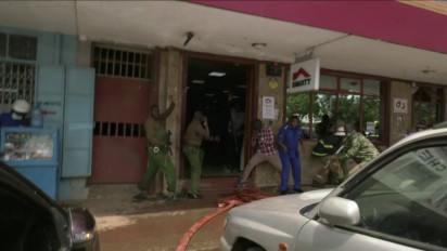 Aparat Kepolisian Terlibat Baku Tembak dengan Perampok Bank di Kisumu Kenya