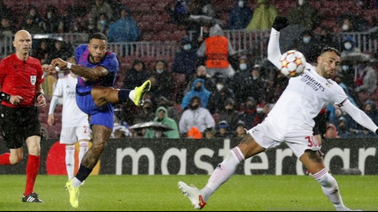 Barcelona Berbagi Poin dengan Benfica Usai Bermain Imbang 0-0 Pertandingan Kelima Grup E Liga Champions
            - galeri foto