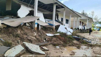 Gedung Sekolah Menengah Atas (SMA) 12 Mappak di Tana Toraja Ambruk Diterjang Longsor