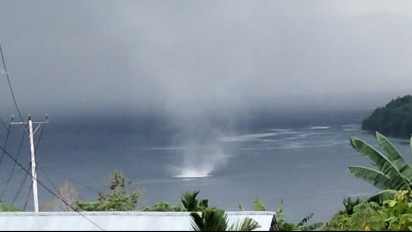 Fenomena "Waterspout" Terpantau di Pesisir Manokwari Timur