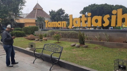 Ulah Sejoli Mesum di Depan Taman Jatiasih Bikin Warga Resah, Begini Pesan Kapolsek