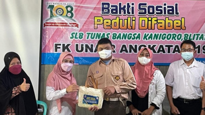 Peduli Anak Difabel, Alumni FK Unair Beri Dampingan Terapi dan Sarana Prasarana
