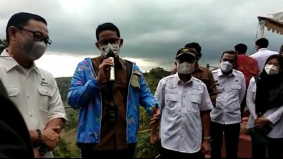 Jeneponto Andalkan Kekuatan Angin, Sandiaga Uno Akan Bangun Wisata Paralayang Kelas Dunia di Desa Rumbia, Jeneponto