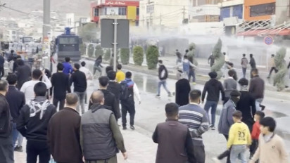 Aksi Protes Tuntut Pembayaran Dana Bantuan Pendidikan di Irak Berujung Ricuh