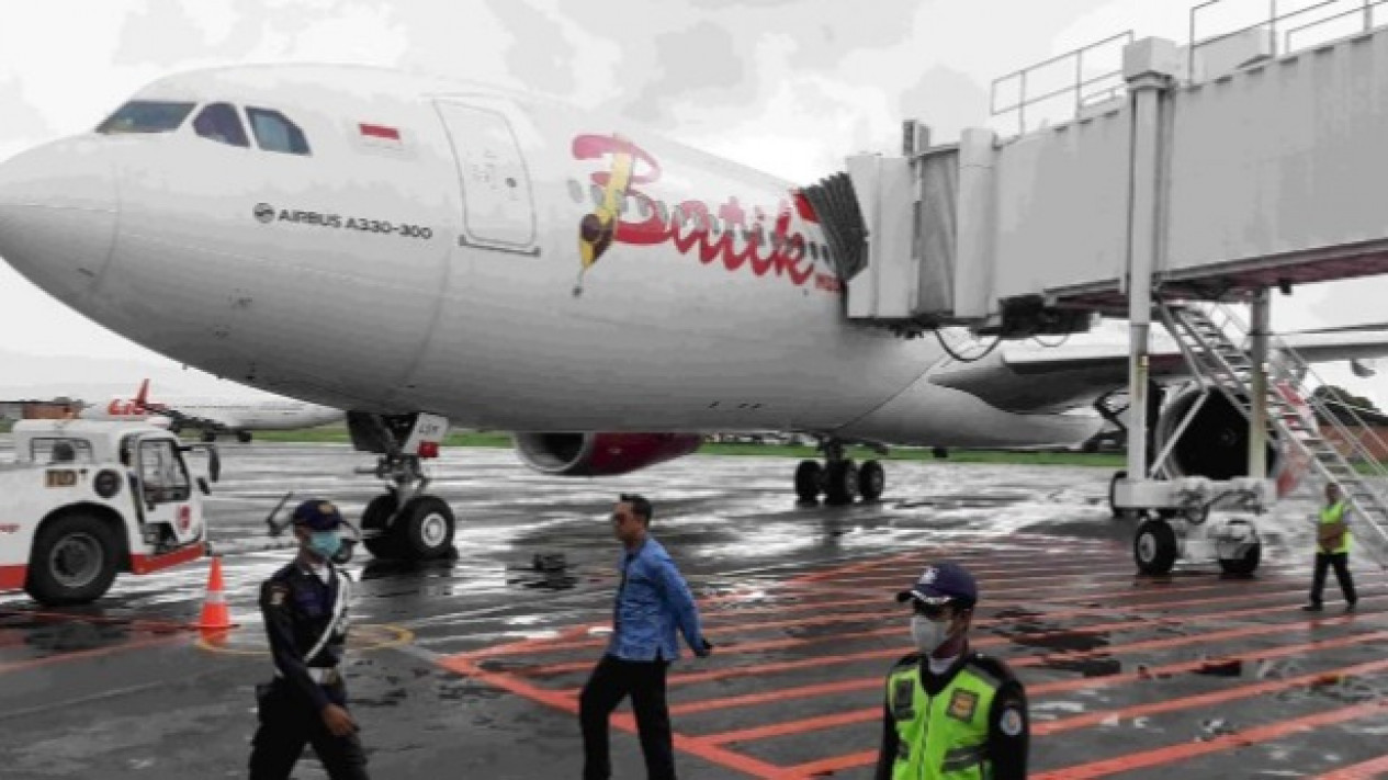 Betul, Batik Air 'Return To Base' Karena Kendala Teknis
            - galeri foto