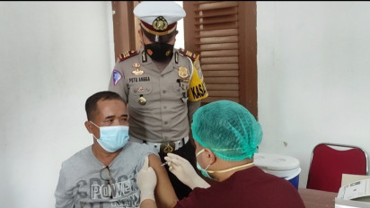 Langgar Aturan Lalu Lintas, Pengendara Divaksin