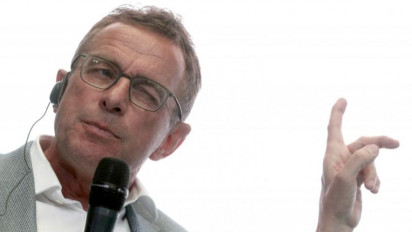 MU Dalam Bayang-Bayang Revolusi Sang Profesor