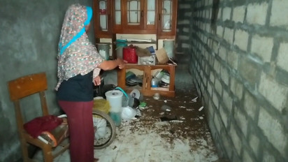 Sebuah Rumah Warga di Margalaksana Sumedang Selatan Rusak Akibat Disambar Petir