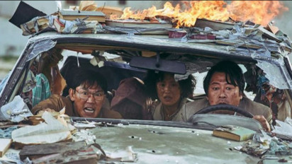 "Escape From Mogadishu" Jadi Film Terbaik di Blue Dragon Awards