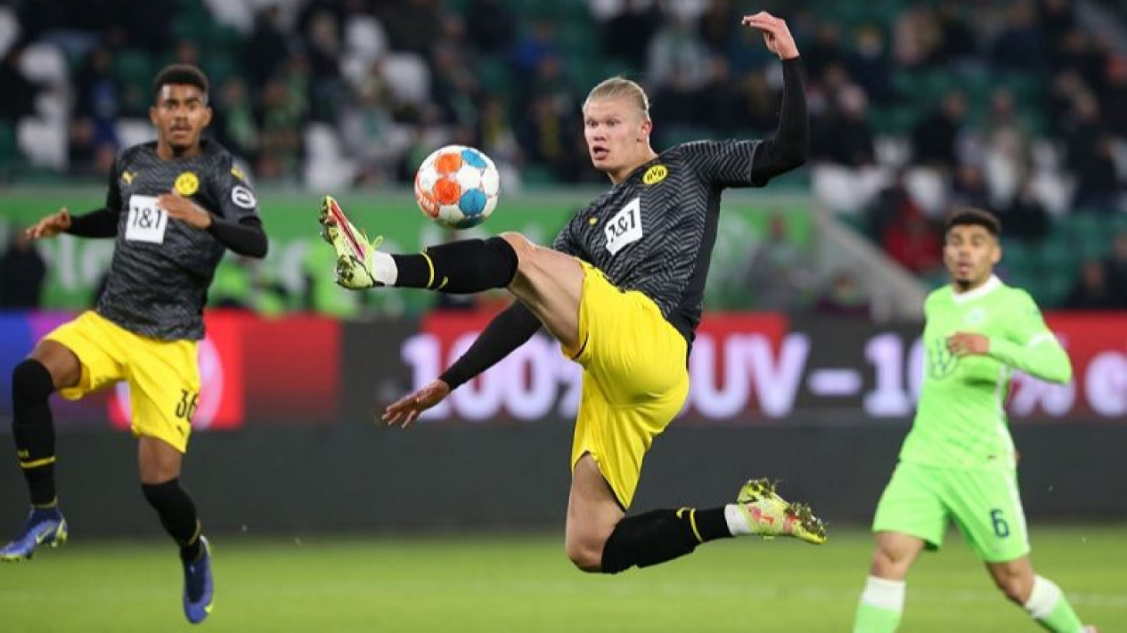 Haaland Sumbang Satu Gol Saat Dortmund Hantam Tuan Rumah VfL Wolfsburg 3-1
            - galeri foto