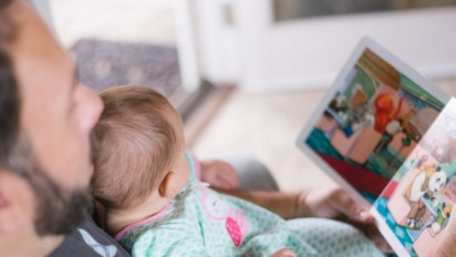 5 Manfaat Membacakaan Dongeng Pada Anak