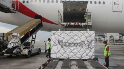 Indonesia Terima Satu Juta Dosis Vaksin COVID-19 Pfizer dan AstraZeneca