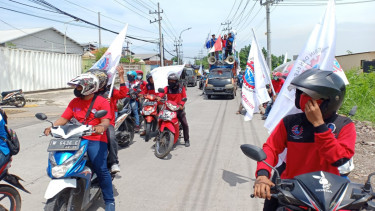 Tolak Upah Murah, Ratusan Buruh Jemput Rekannya di Pabrik Untuk Demo Kantor Gubernur