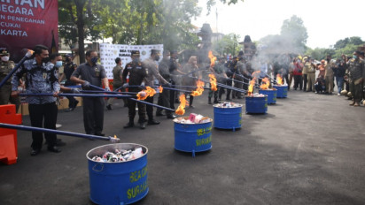 Bea Cukai Surakarta Musnahkan 1,8 Juta Batang Rokok dan 1200 Miras Ilegal