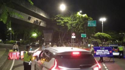 Reuni 212, Polisi Pasang Barikade Tutup Kawasan Patung Kuda-Monas Antisipasi Pengumpulan Massa