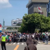 Reuni 212, Meski Sudah Dilarang Massa Tetap Berkumpul dan Bertahan di Jalan Thamrin Jakarta