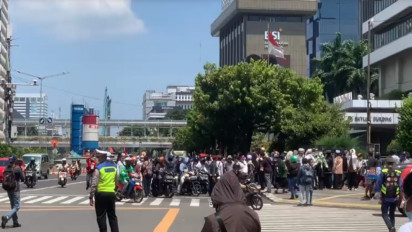 Reuni 212, Meski Sudah Dilarang Massa Tetap Berkumpul dan Bertahan di Jalan Thamrin Jakarta