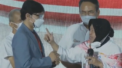 Mensos Risma Tuai Kritik karena Paksa Anak Tunarungu Bicara di Peringatan Hari Disabilitas Internasional