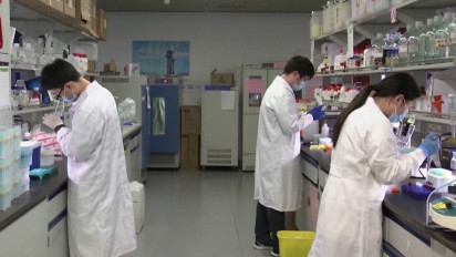 Otoritas Pemerintah China Sebut Tengah Mempercepat Pengembangan Vaksin Covid-19 Untuk Tangani Varian Omicron