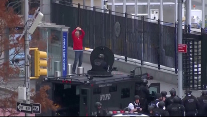 Seorang Pria Nekat Todongkan Senjata ke Lehernya Depan Markas PBB di Wilayah Manhattan Amerika Serikat