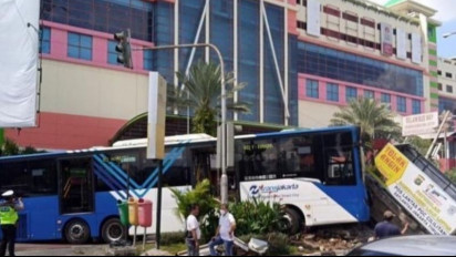 DPRD DKI Panggil TransJakarta Terkait Insiden Tabrak Pos Lantas di PGC Cililitan